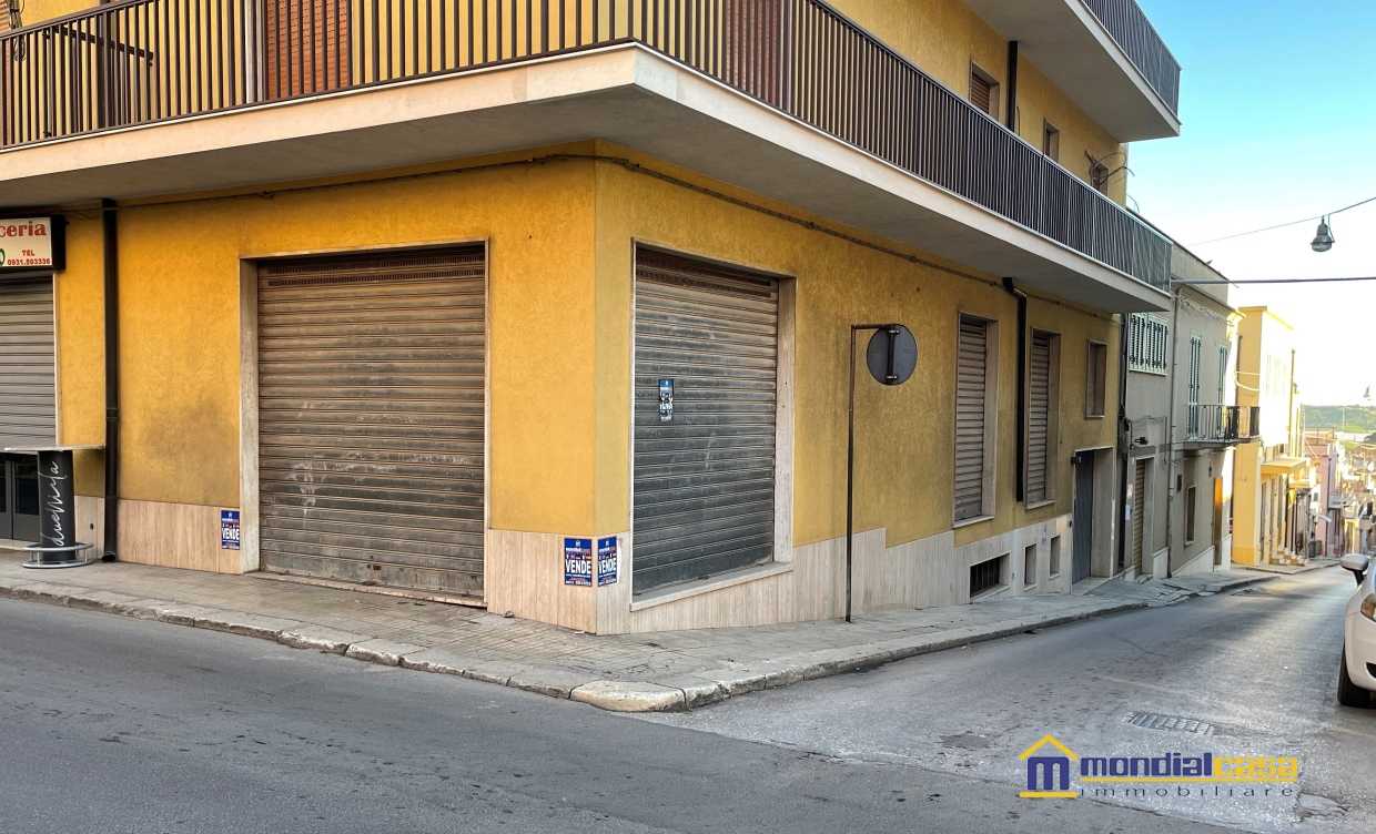 Locale commerciale via Ferrucci angolo via Giardina, Pachino