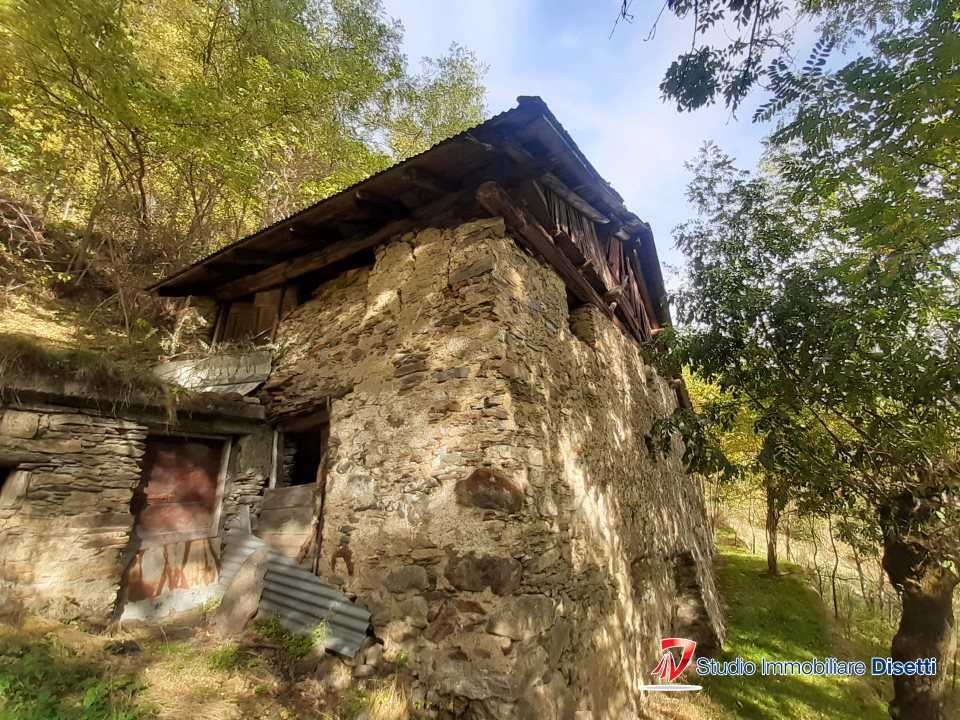 Casale Località Boschi, Monno