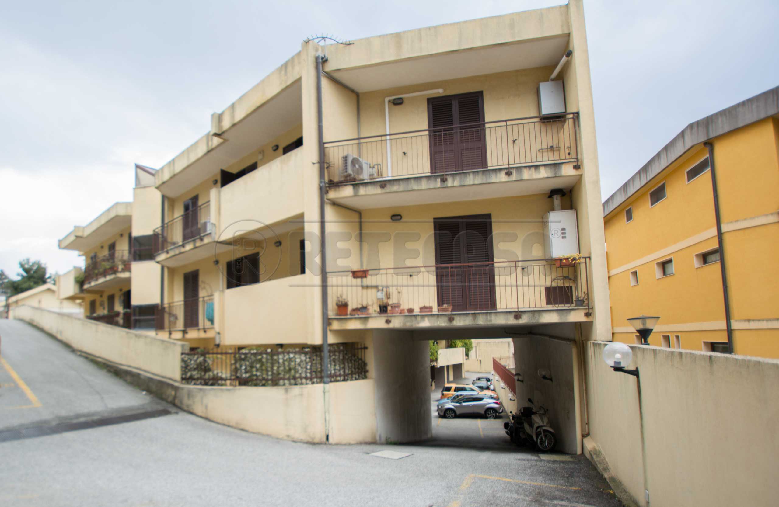 Appartamento in Vendita a Messina Via Consolare Pompea