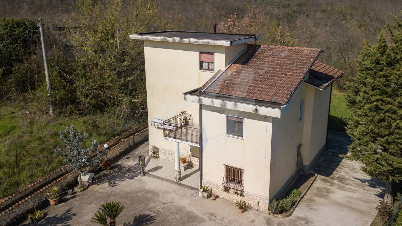 Casa indipendente Contrada Costa delle rose, Taurasi