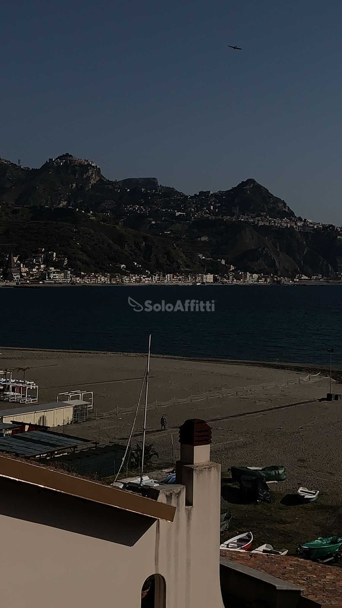 Appartamento in Affitto a Giardini-Naxos Via Vulcano