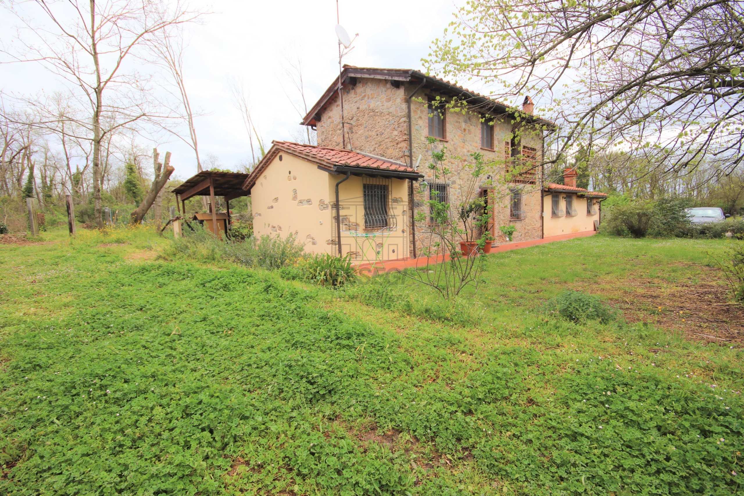 Casa indipendente in Vendita a Capannori Via Fonda