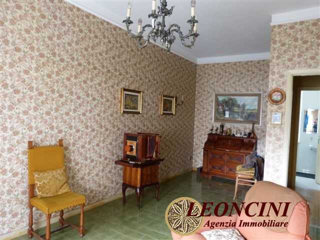 Villa Via Razzoli, Villafranca in Lunigiana