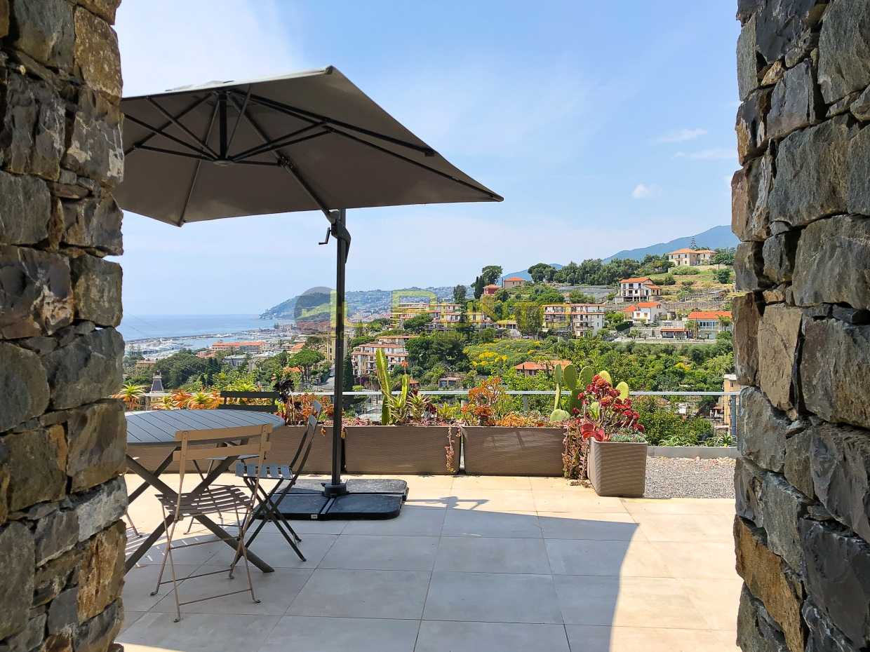 Villa in Vendita a Sanremo via Val d'Olivi