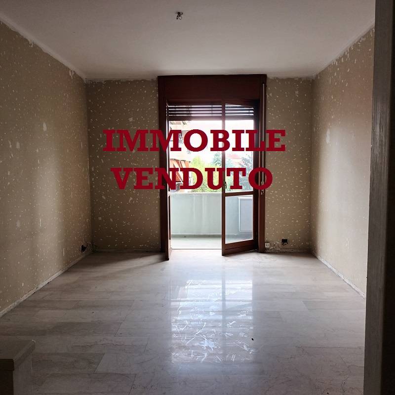  loading=