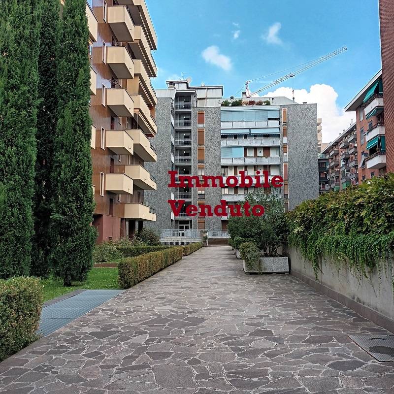Appartamento in Vendita a Milano Via Michele Novaro, 6