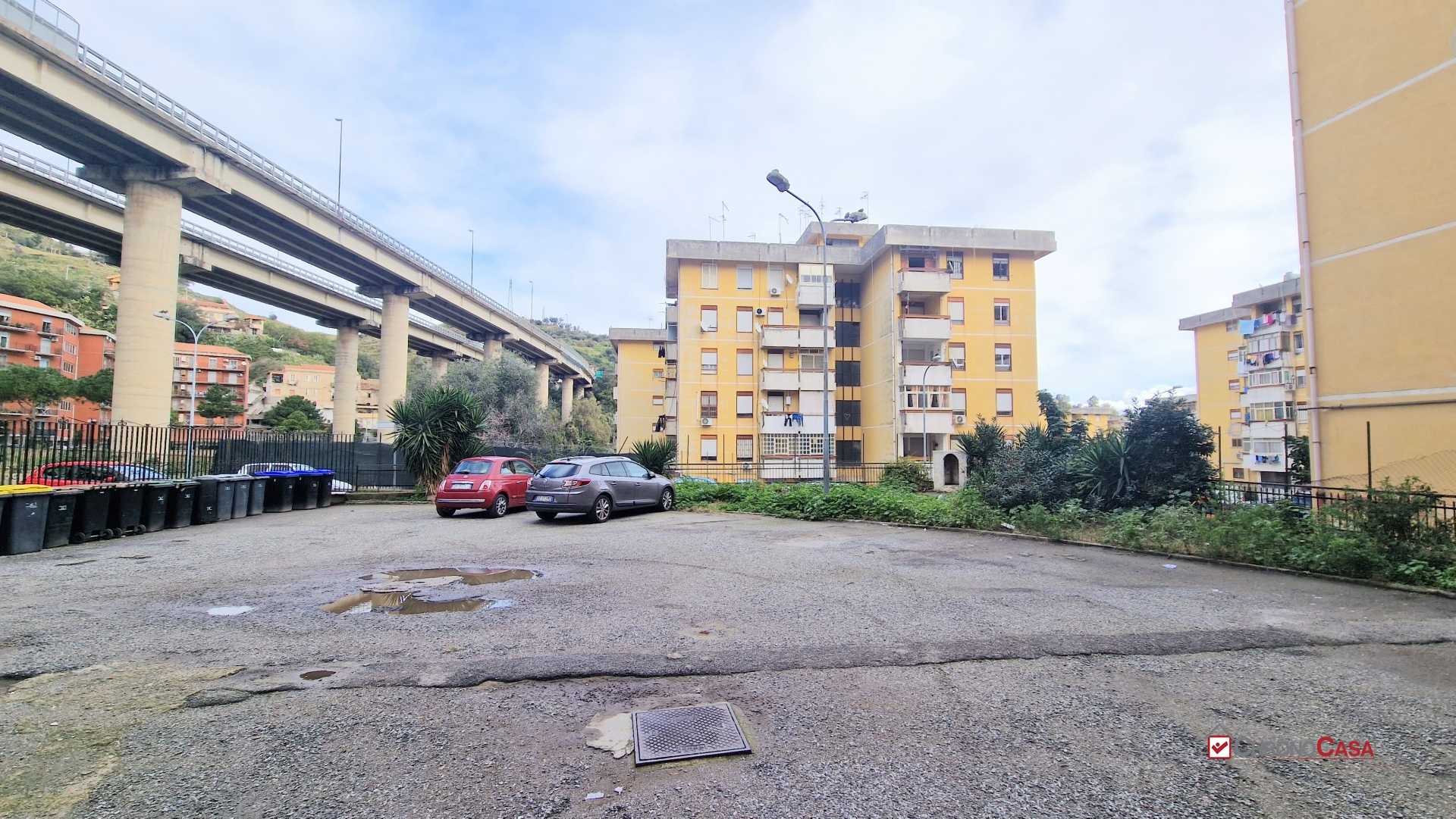 Appartamento in Vendita a Messina Via Comunale Bordonaro