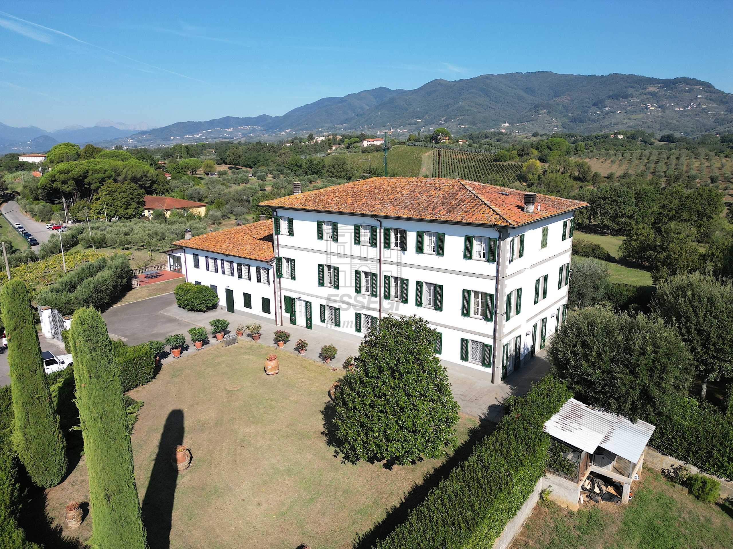 Casa indipendente in Vendita a Capannori Via dei Pieroni