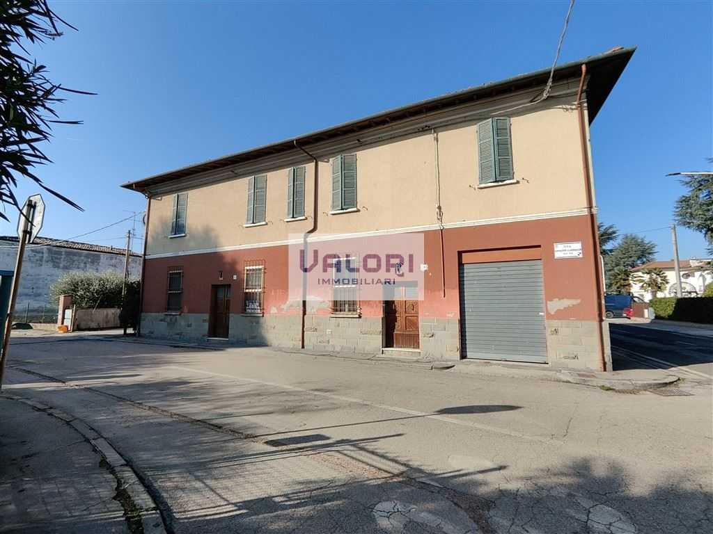 Casa indipendente in Vendita a Faenza Via Giuseppe Garibaldi