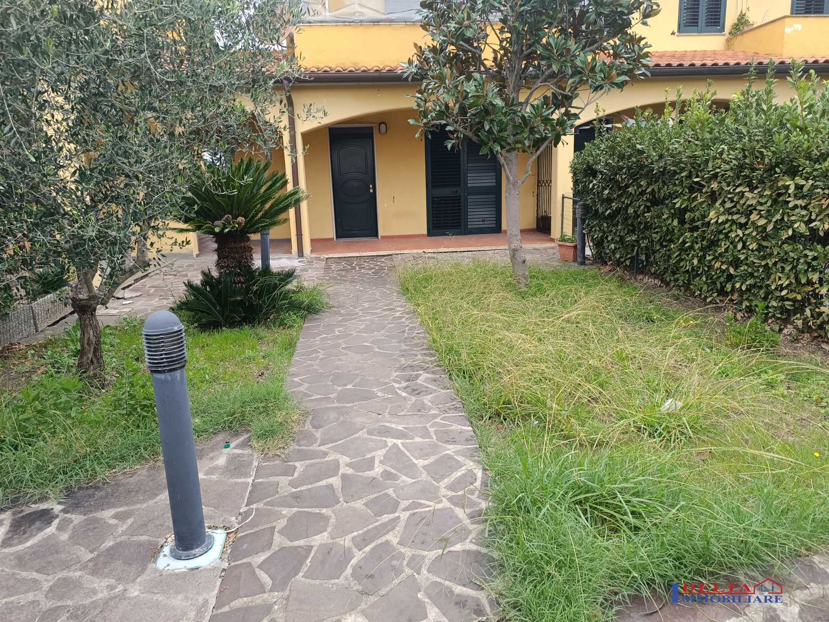Casa Bi - Trifamiliare in Vendita a Castellina Marittima via Matassina