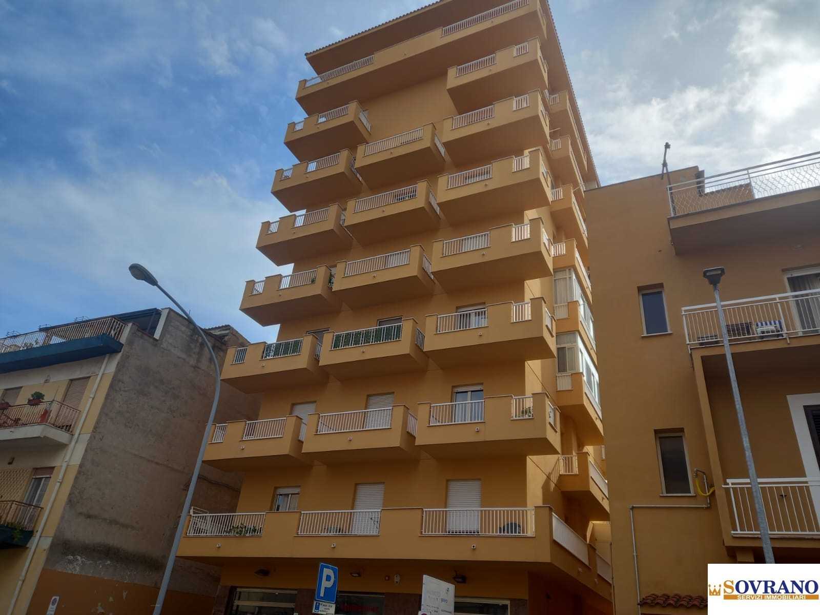 Appartamento in Vendita a Palermo Via Ingegneros