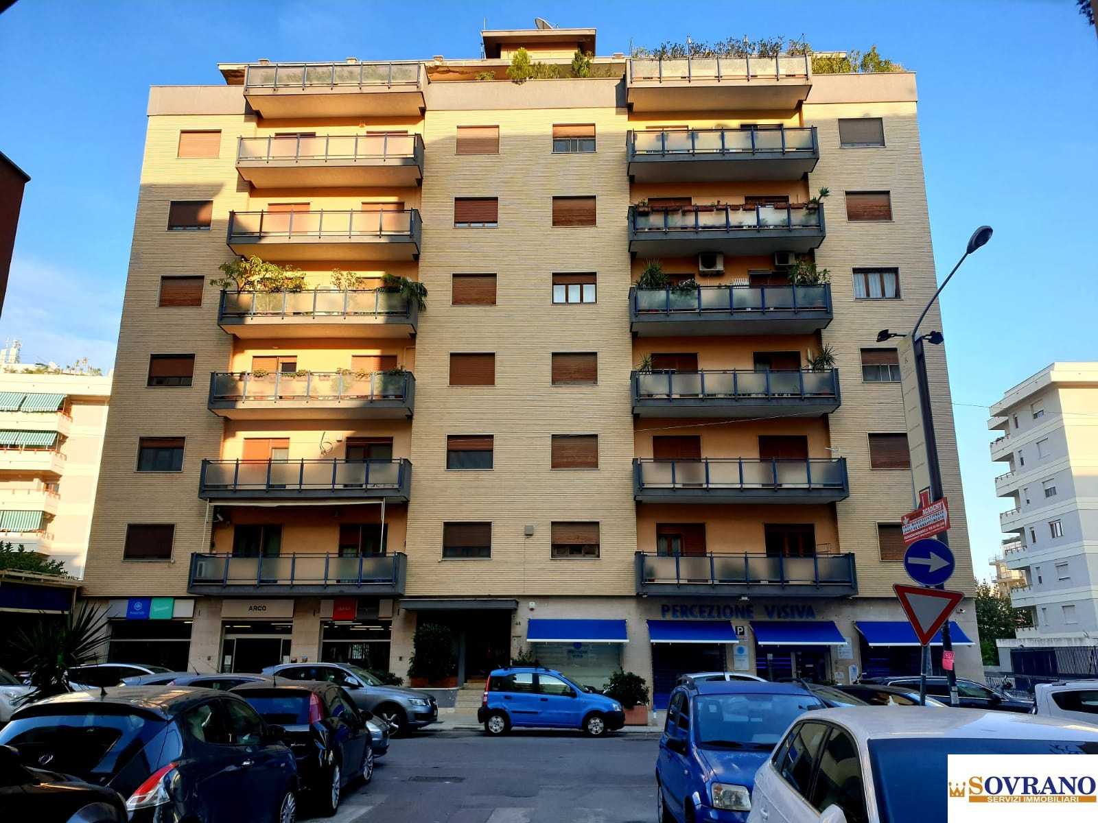 Appartamento in Vendita a Palermo Via Umberto Giordano