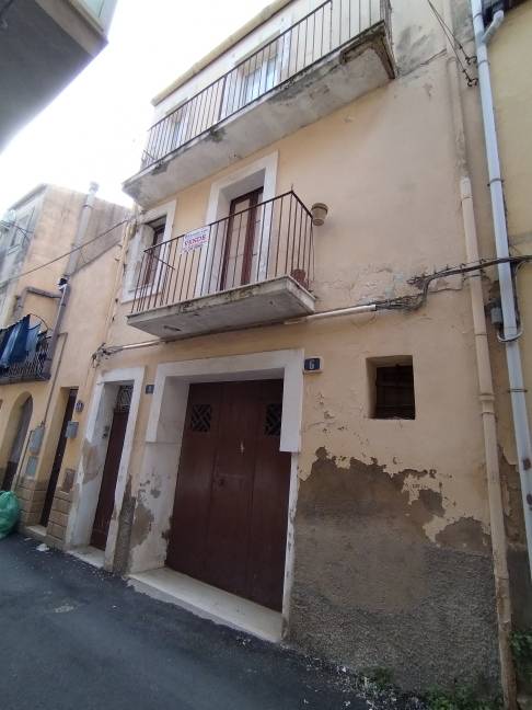 Casa indipendente Via Mannelli, Caltagirone