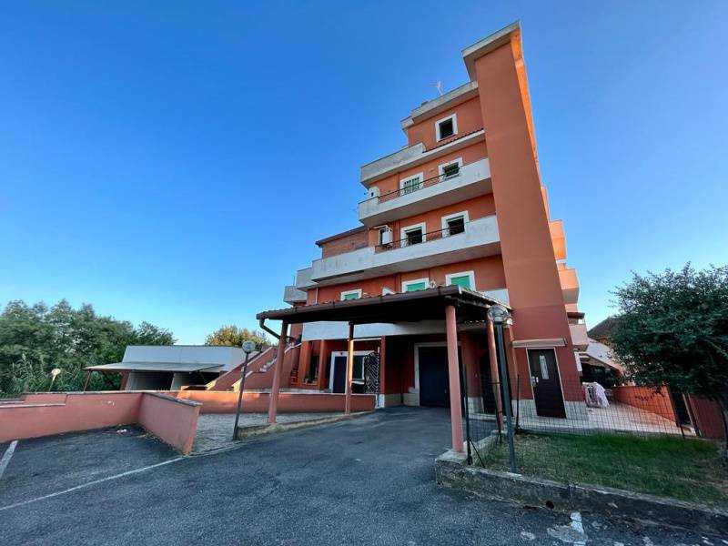 appartamento in vendita a Roma in zona Acilia
