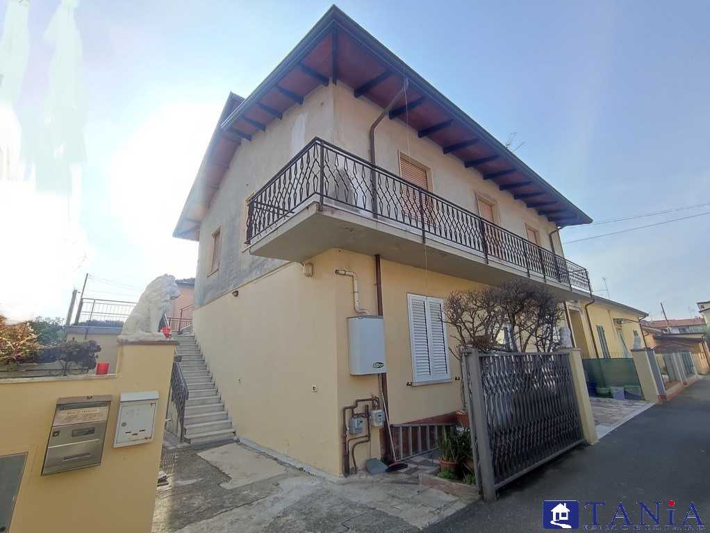 Casa Bi - Trifamiliare in Vendita a Carrara VIA COVETTA