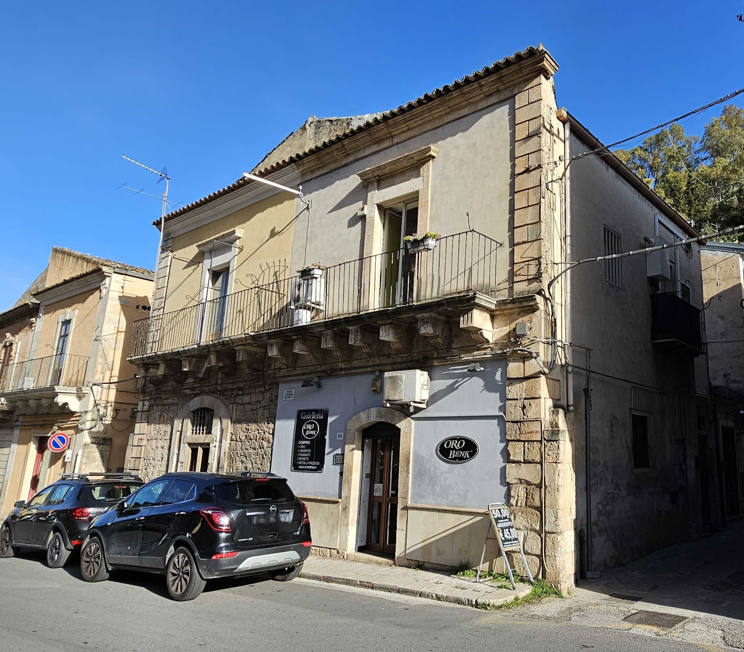 casa indipendente in vendita a Modica in zona Modica Bassa