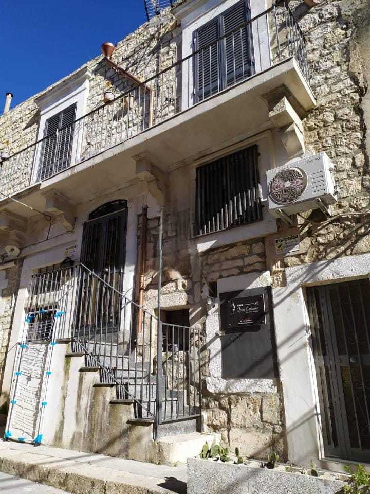 Porzione di casa in Vendita a Modica Via Roma