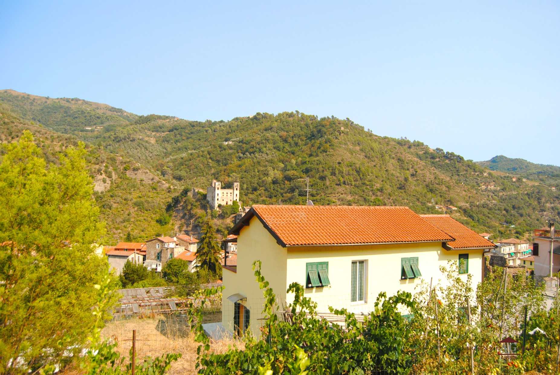 Villa in Vendita a Dolceacqua via san bernardo
