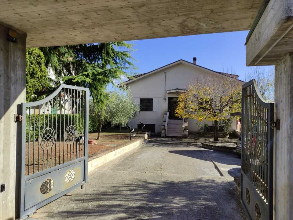 Villa Via Aia Comunale, Rosciano