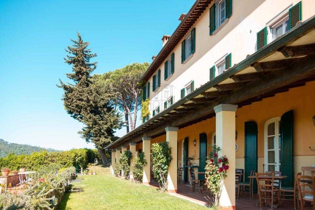 Casa indipendente in Vendita a Lucca traversa i